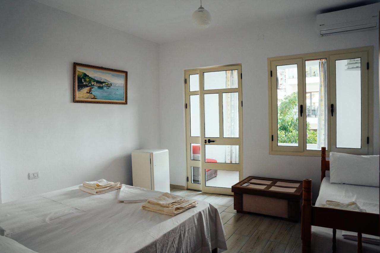 Rei's Place Wlora