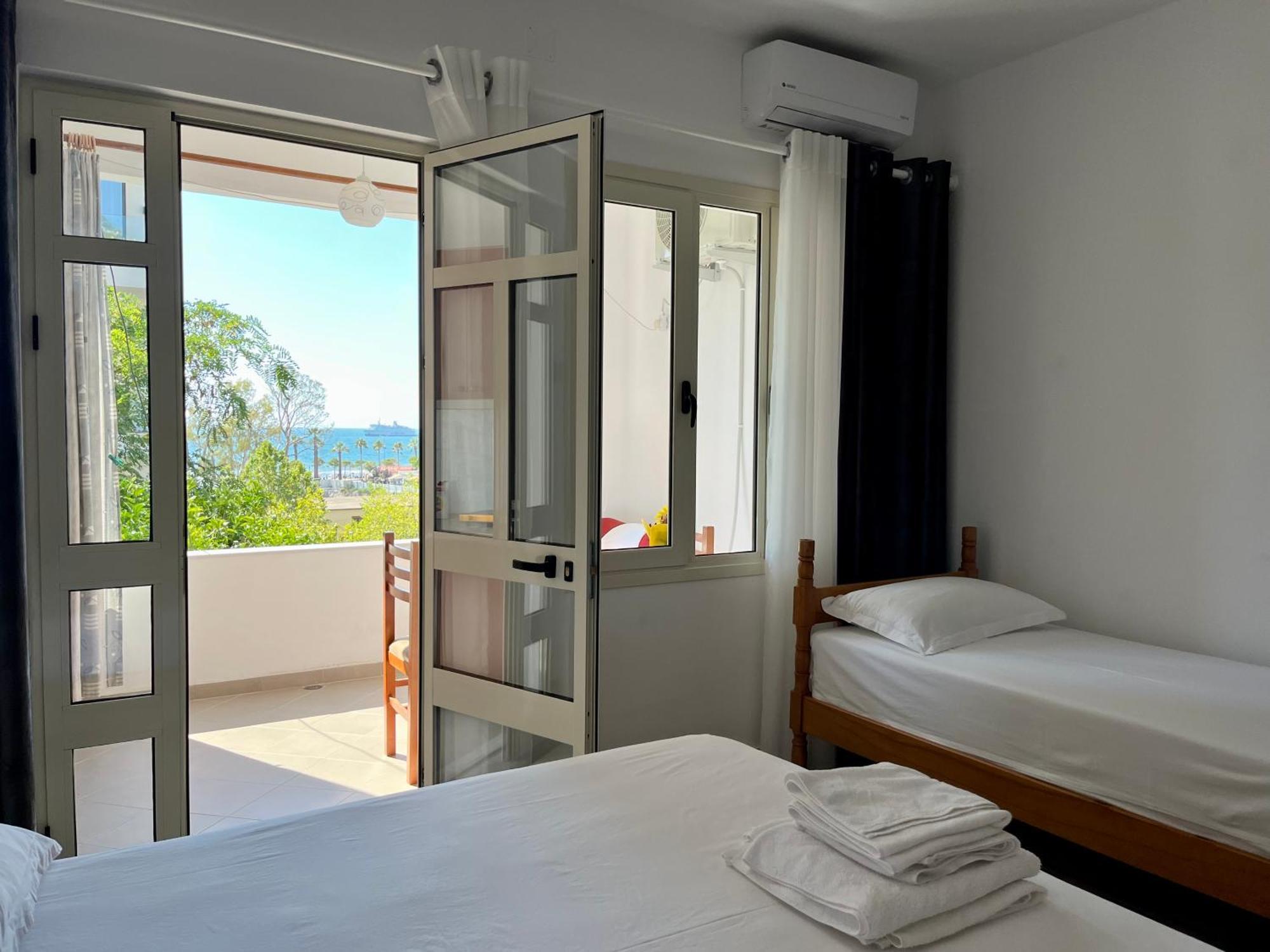 Pensjonat Rei's Place Wlora